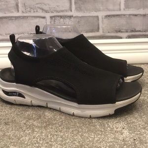 skechers arch fit city catch black